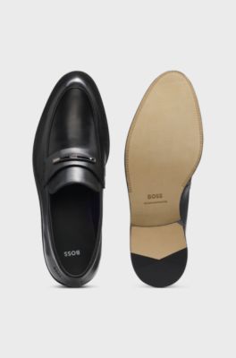 Mocassins en cuir avec garniture m&eacute;tallique logot&eacute;e, Noir