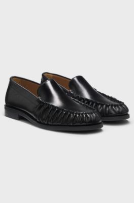 Leather loafer with ruched detailing, Black