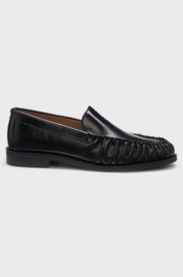 Leather loafer with ruched detailing, Black