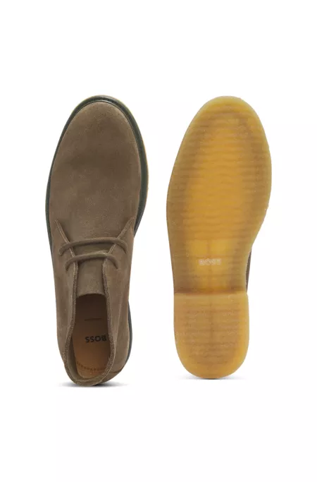 Suede desert boots with crepe sole