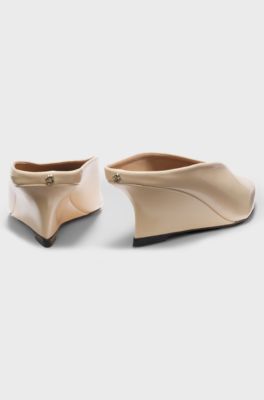 Mules en cuir &agrave; talon compens&eacute;, Beige clair