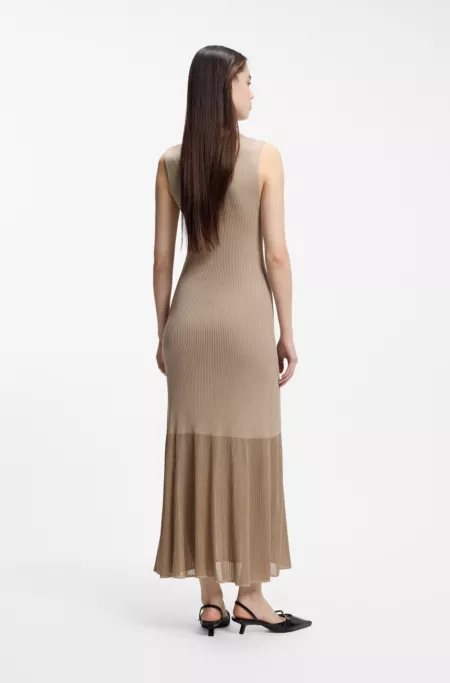 Geripptes Kleid mit Colour-Block-Effekt