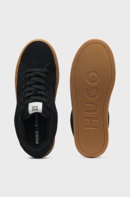 Sneakers aus Veloursleder mit gepolsterter Lasche, Schwarz