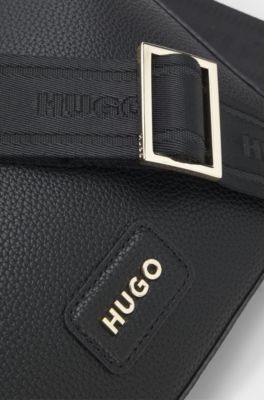 Borsa a spalla in similpelle martellata con metallo dorato, Nero