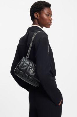 Gesteppte Umh&auml;ngetasche mit Double-B-Monogramm, Schwarz