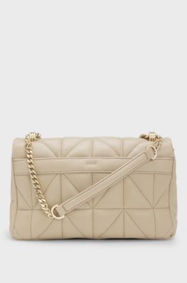 Gesteppte Umh&auml;ngetasche mit Double-B-Monogramm, Hellbeige