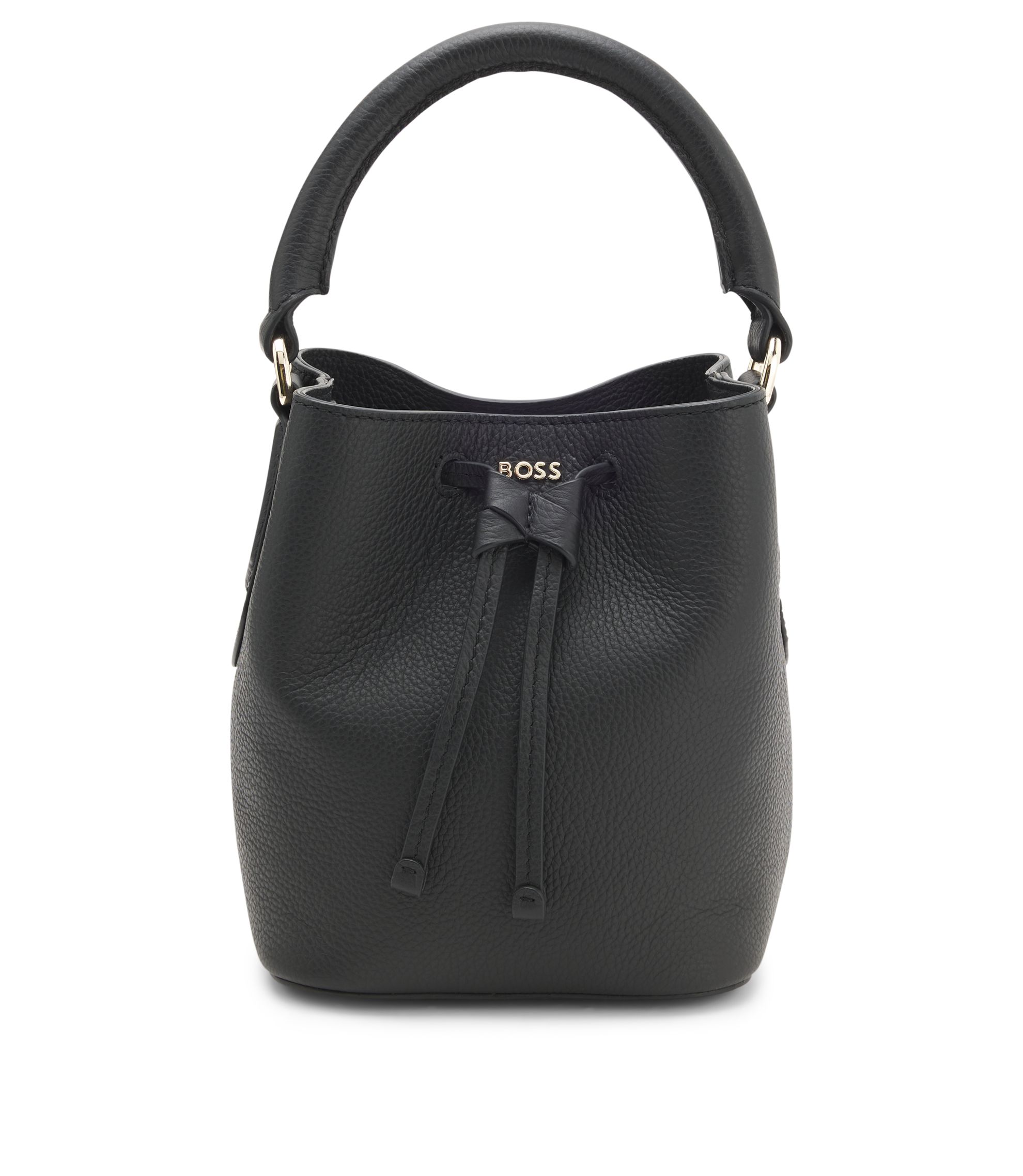 Beuteltasche aus Leder mit Logo-Schriftzug