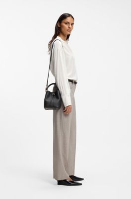 Bucket bag van leer met logoletters, Zwart