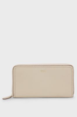 Ziparound wallet in grained leather with metallic logo lettering, Light Beige