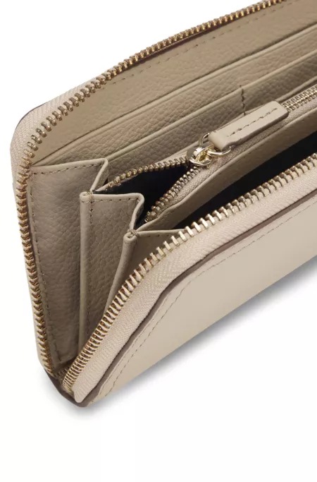 Ziparound wallet in grained leather with metallic logo lettering