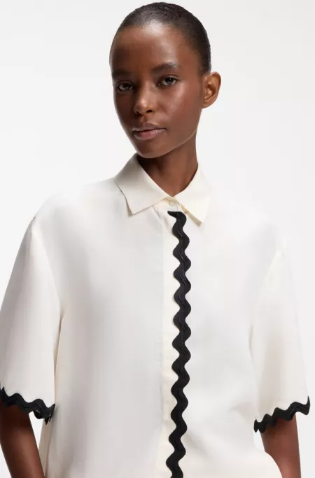 Relaxed-fit blouse with contrast zigzag tape