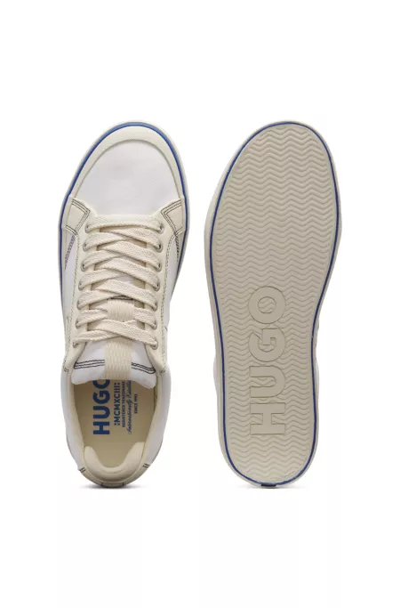 Low-top trainers with blue-line outsole