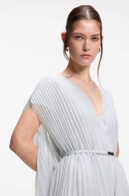 Vestito pliss&eacute; a strati con mantellina, Celeste