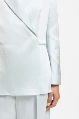 Blazer coupe d&eacute;contract&eacute;e en satin &agrave; fermeture invisible, bleu clair