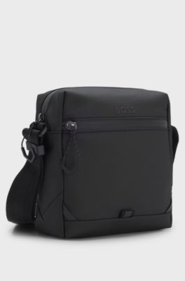 Bolso mensajero de piel sint&eacute;tica con detalles reflectantes, Negro