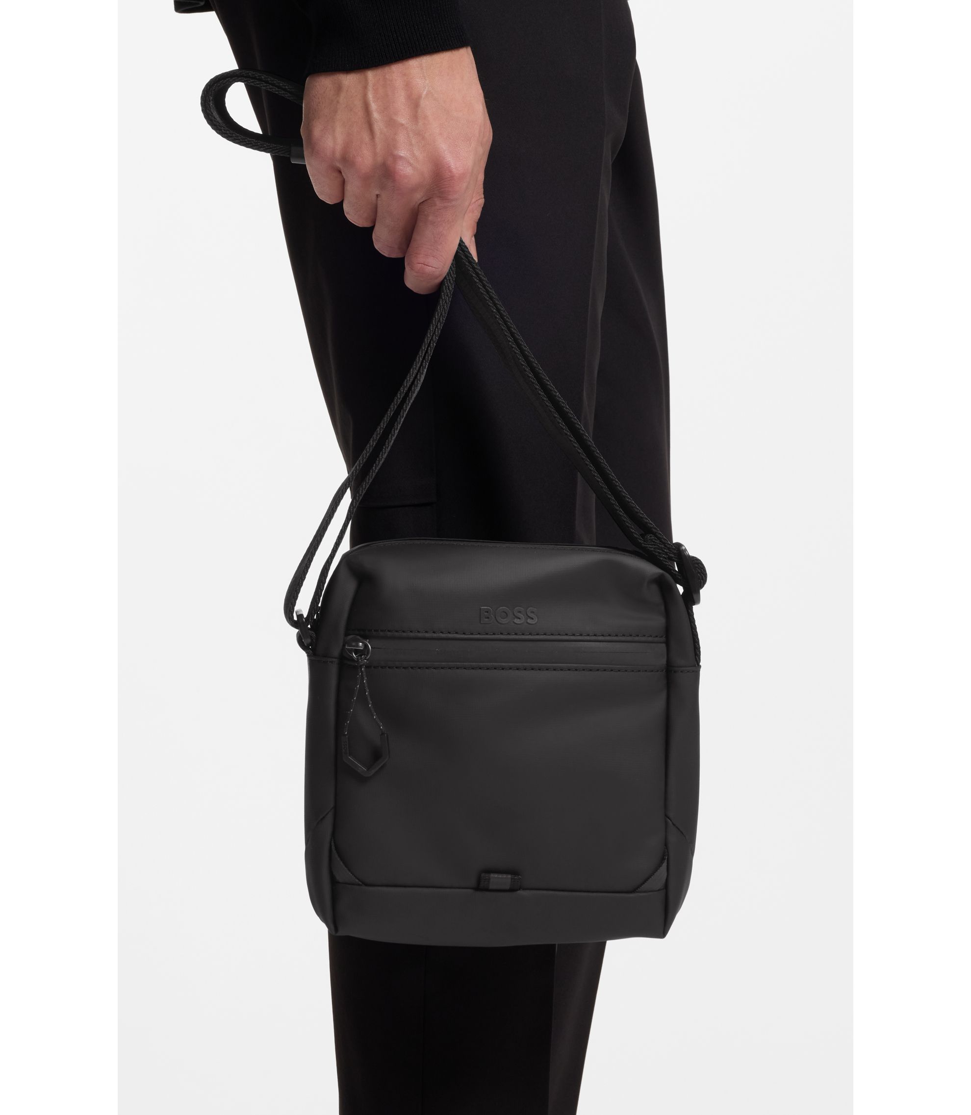 BOSS - フェイクレザー レポーターバッグ リフレクターディテール