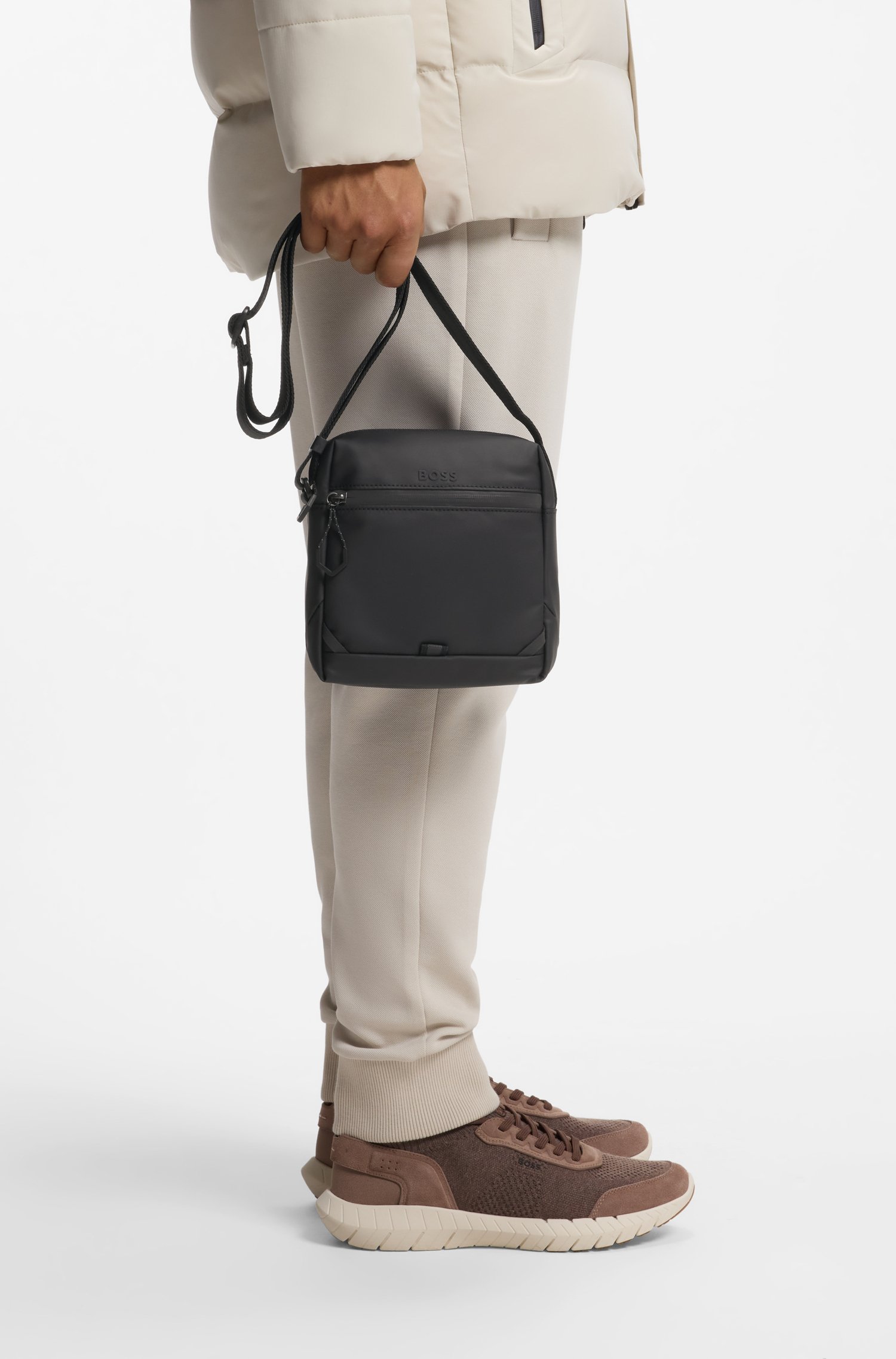 Boss Faux-leather reporter bag with reflective details handväskor & axelremsväskor herr – bild 2