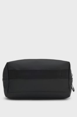 Trousse de toilette en similicuir avec d&eacute;tails r&eacute;fl&eacute;chissants, Noir