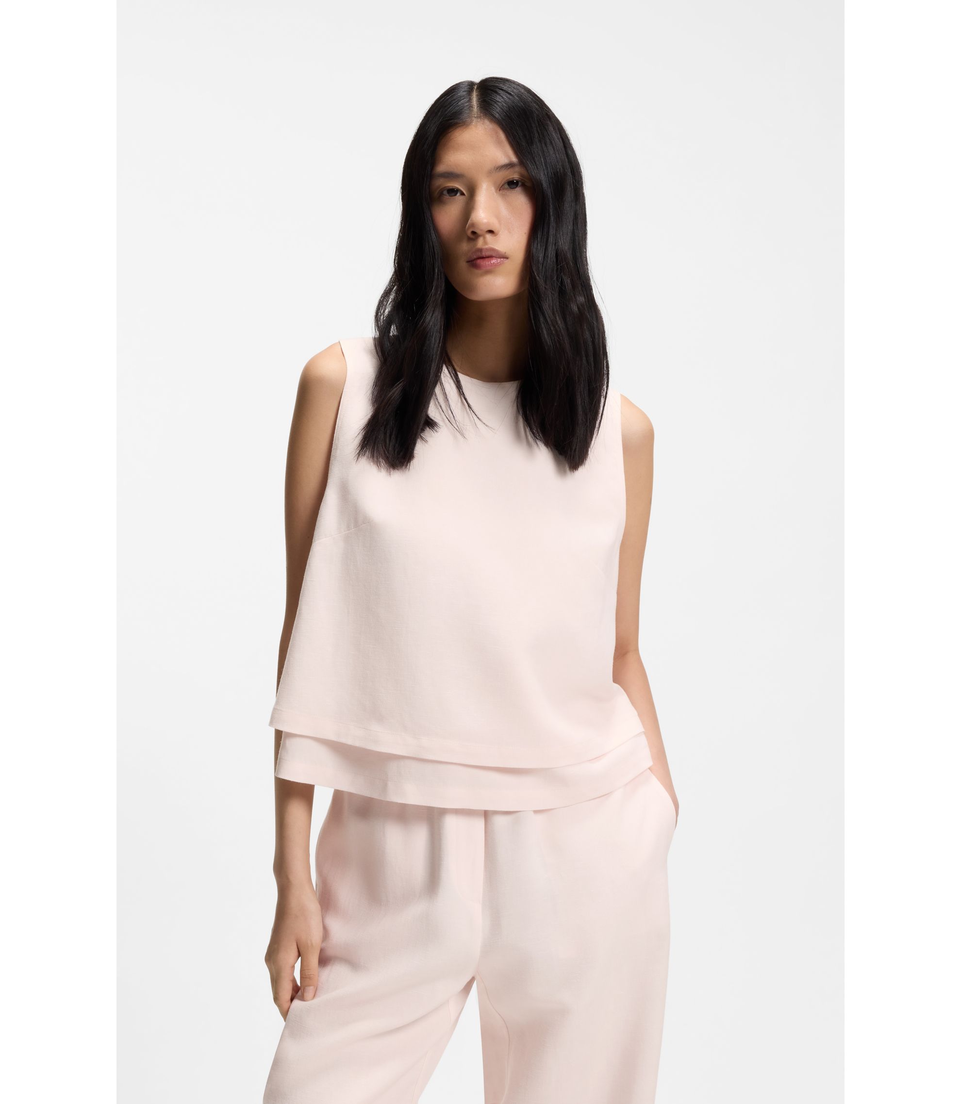 Top mit offenem Rücken