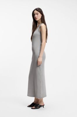 Vestido slim fit de algod&oacute;n el&aacute;stico con logo repujado, Gris claro