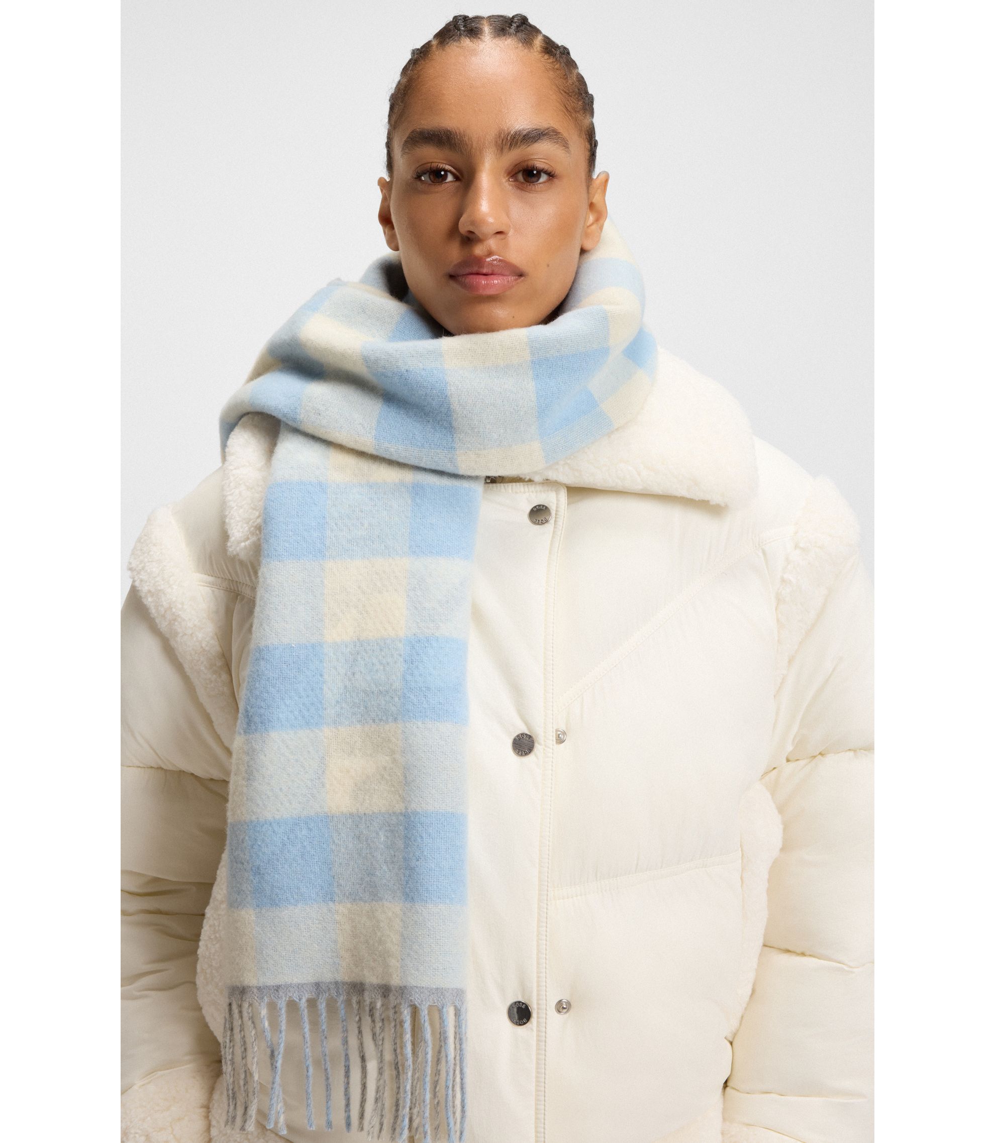 hbeu50558654_056_340?wid=1980&