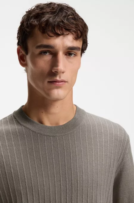 Jersey de algodón y lino con estructuras de canalé y de punto de arroz