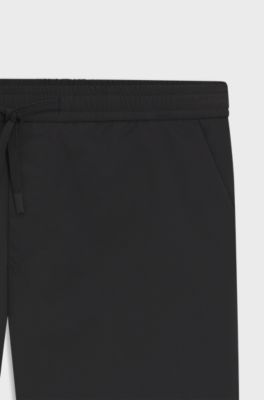 Waterafstotende regular-fit shorts van sneldrogend twill, Zwart