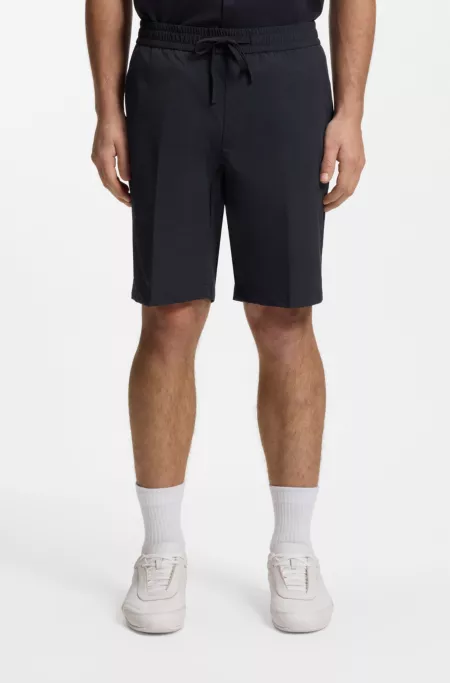 Regular-Fit Shorts aus wasserabweisendem und schnelltrocknendem Twill