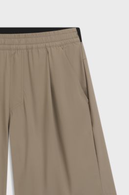 Wasserabweisende Shorts mit feiner Waffelstruktur, Beige