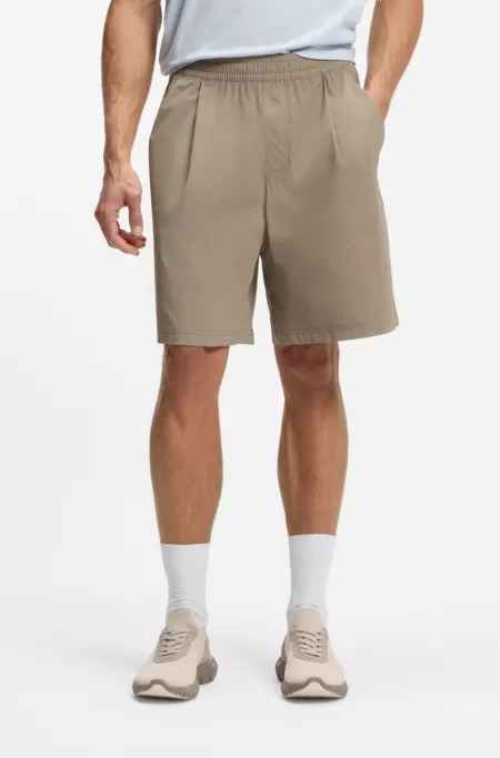 Water-repellent shorts in micro-waffle fabric