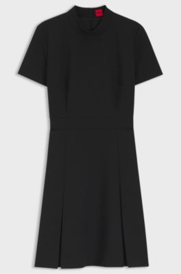 Kleid mit Kellerfalte und Stehkragen, Schwarz