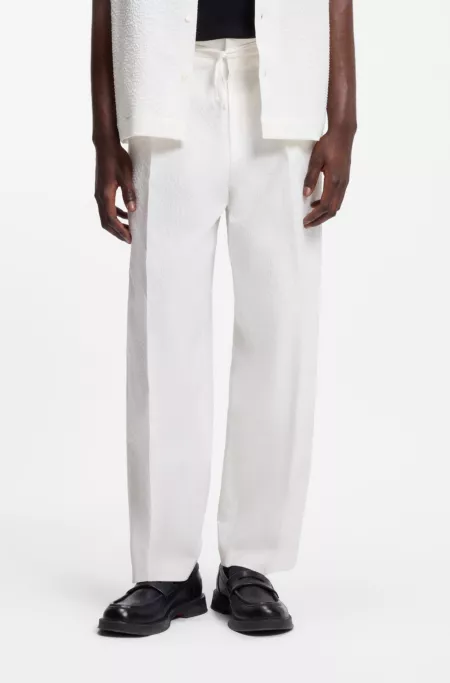 Modern-Fit Hose aus Stretch-Baumwolle mit Seersucker-Struktur