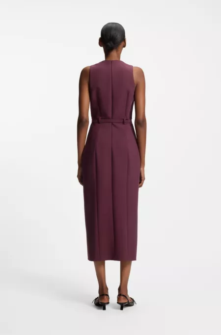 Robe à col V et boucle à la taille