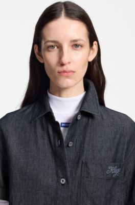 Croppad blus i relaxed fit av l&auml;tt denim, M&ouml;rkbl&aring;