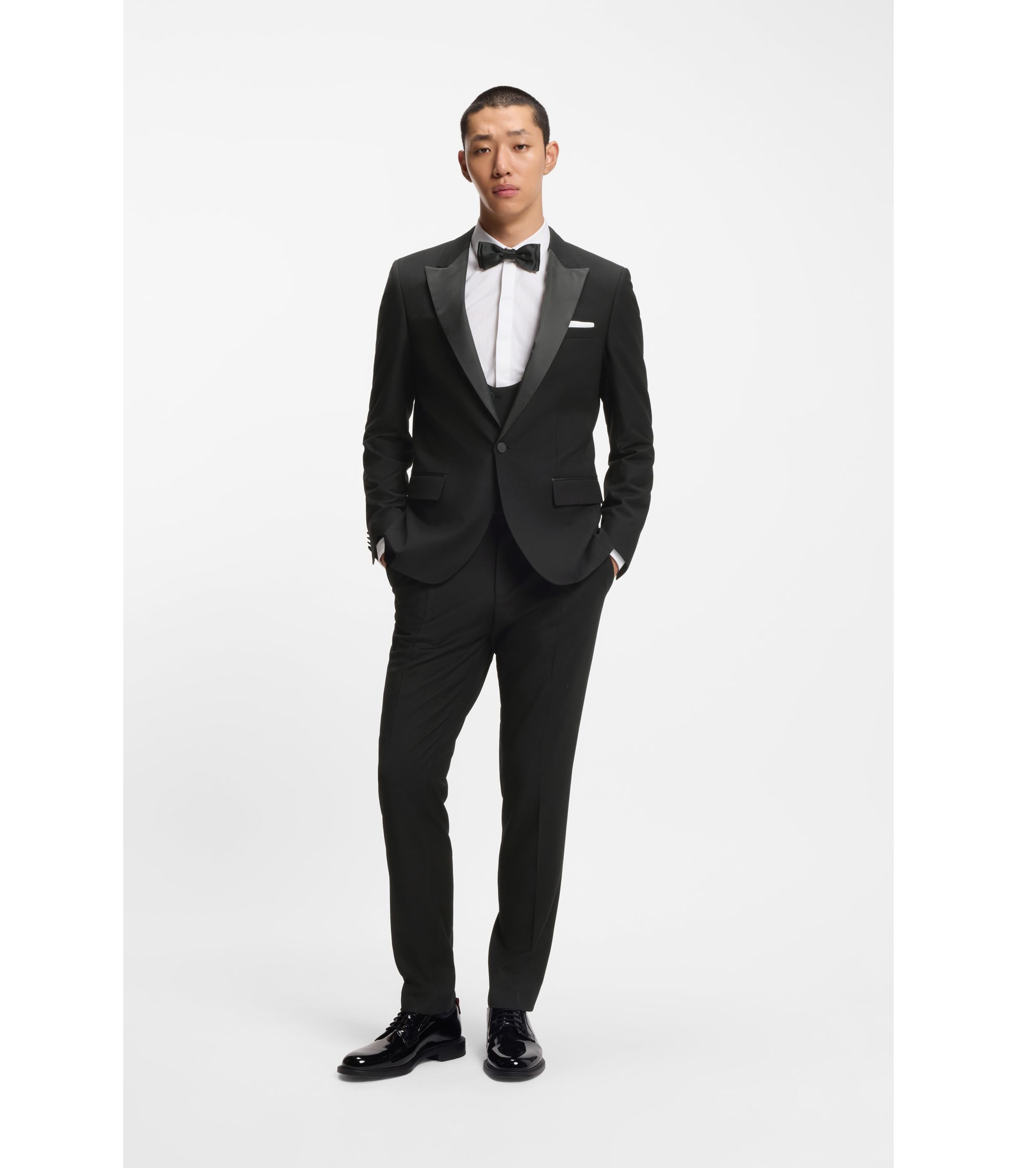 試着のみ M HUGO BOSS スーツ ブラック スリーピース スーツ | 黒 | HUGO BOSS
