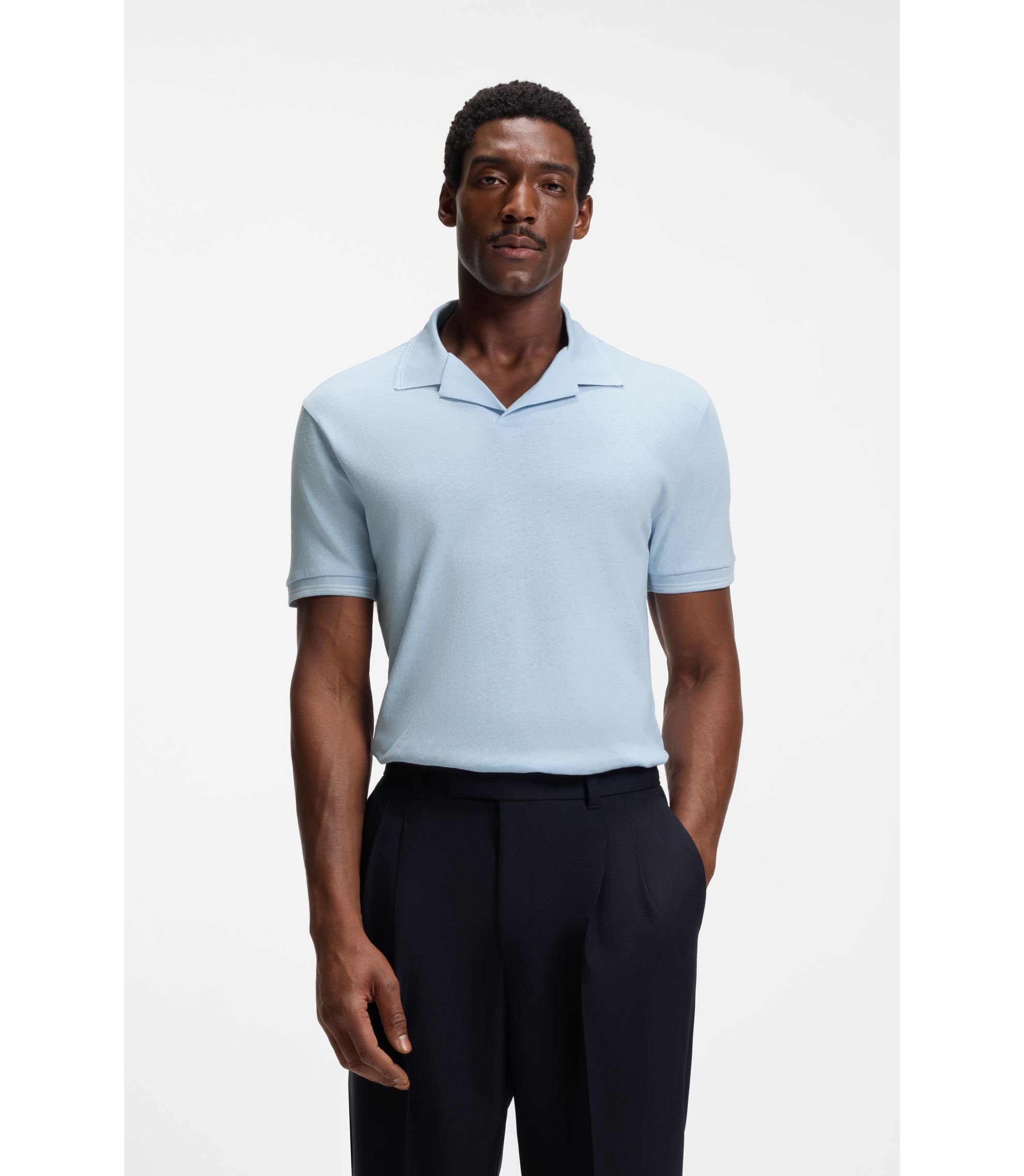 Poloshirt aus Baumwolle-Leinen mit Johnny-Kragen