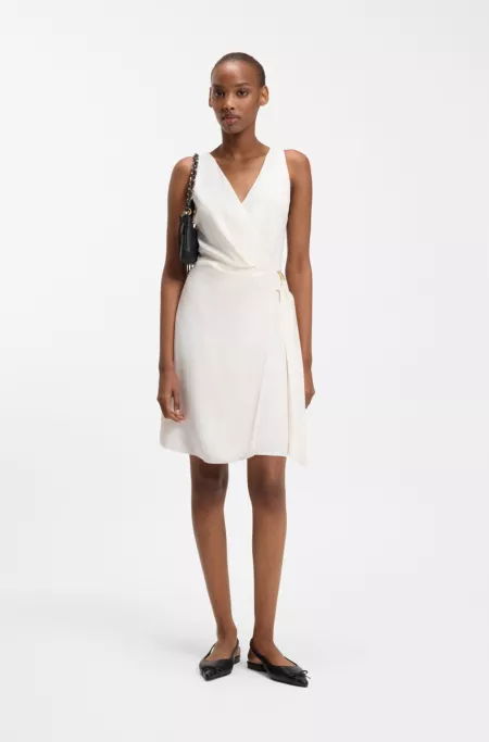 Robe portefeuille en crêpe avec anneau en D