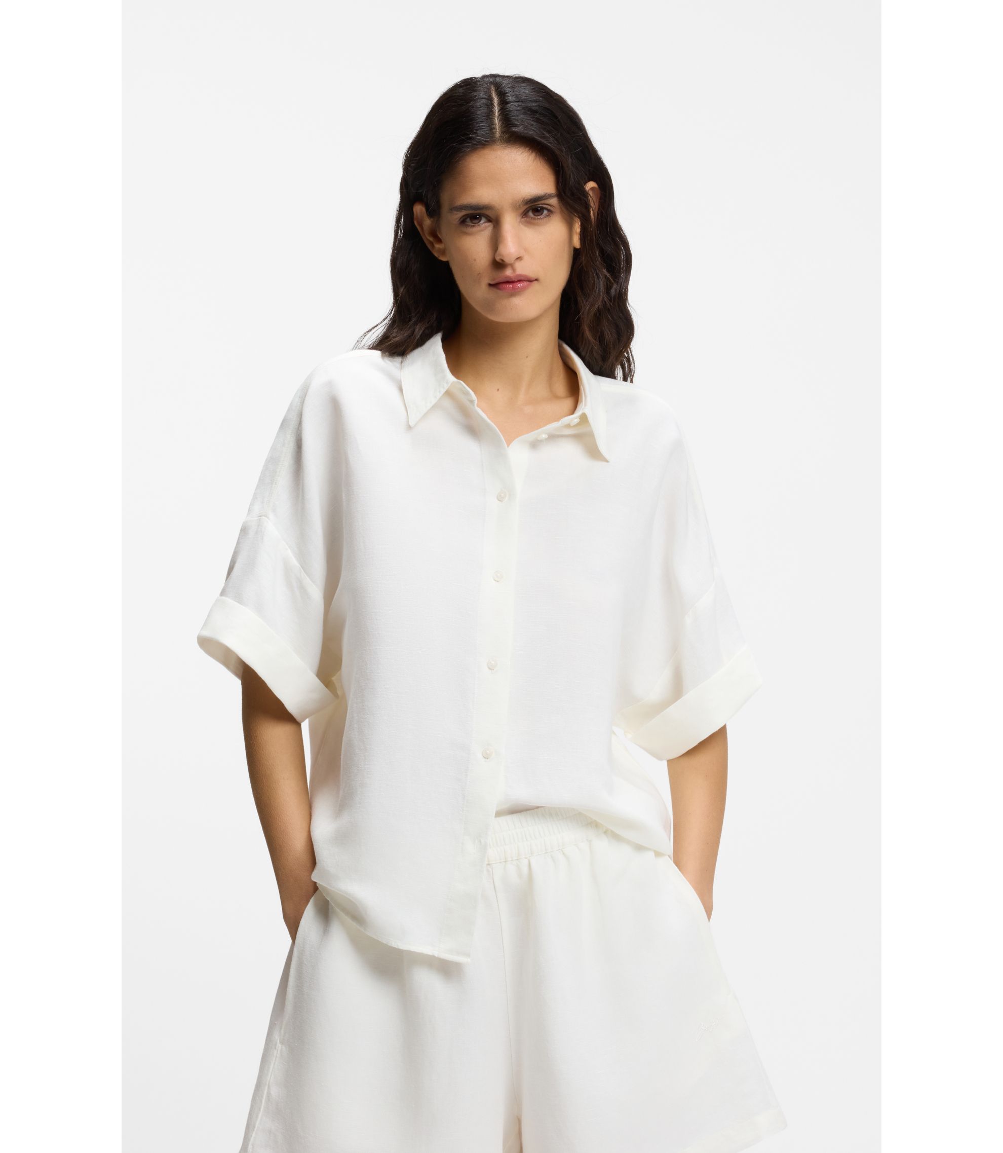 Regular-Fit Bluse mit umgeschlagenen Ärmelbündchen