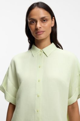 Blus i regular fit med upprullade &auml;rmslut, Ljusgr&ouml;n