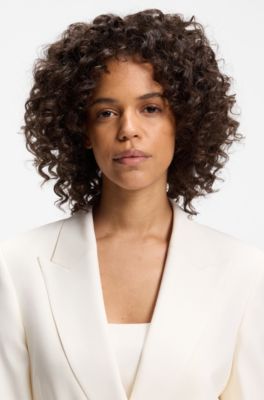 Blazer coupe d&eacute;contract&eacute;e avec ceinture &agrave; anneau en D, Blanc