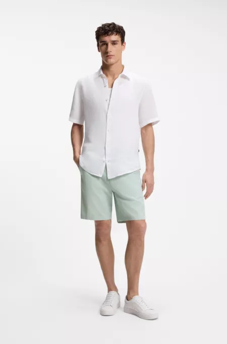 Chino-style shorts in cotton-rich twill