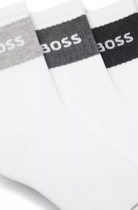 Three-pack of cotton-blend socks in a short length