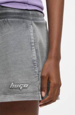 Bermuda relaxed fit in terry di cotone con logo in rilievo, Grigio