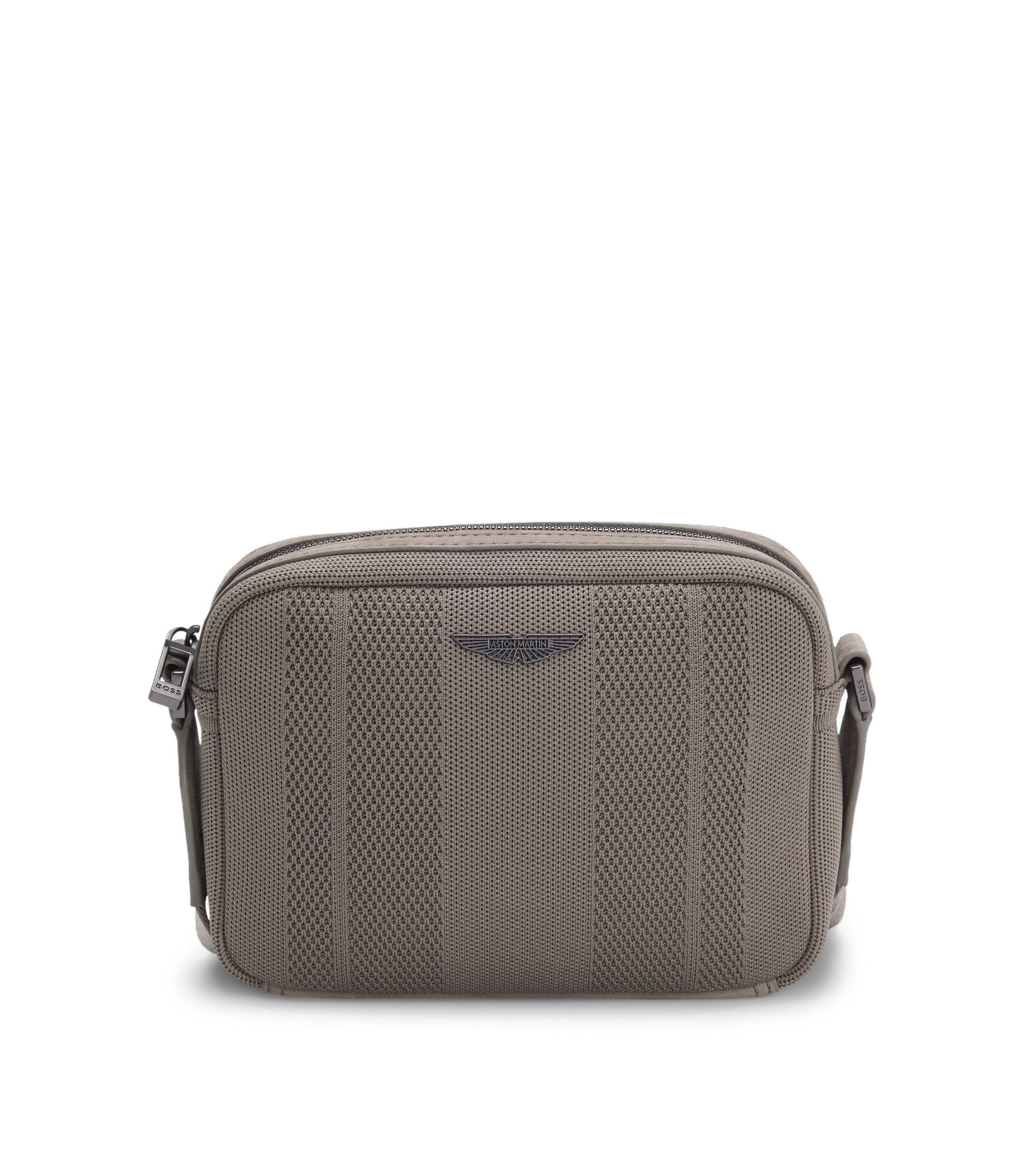BOSS x ASTON MARTIN Umhängetasche aus Strick mit Velourslederbesatz