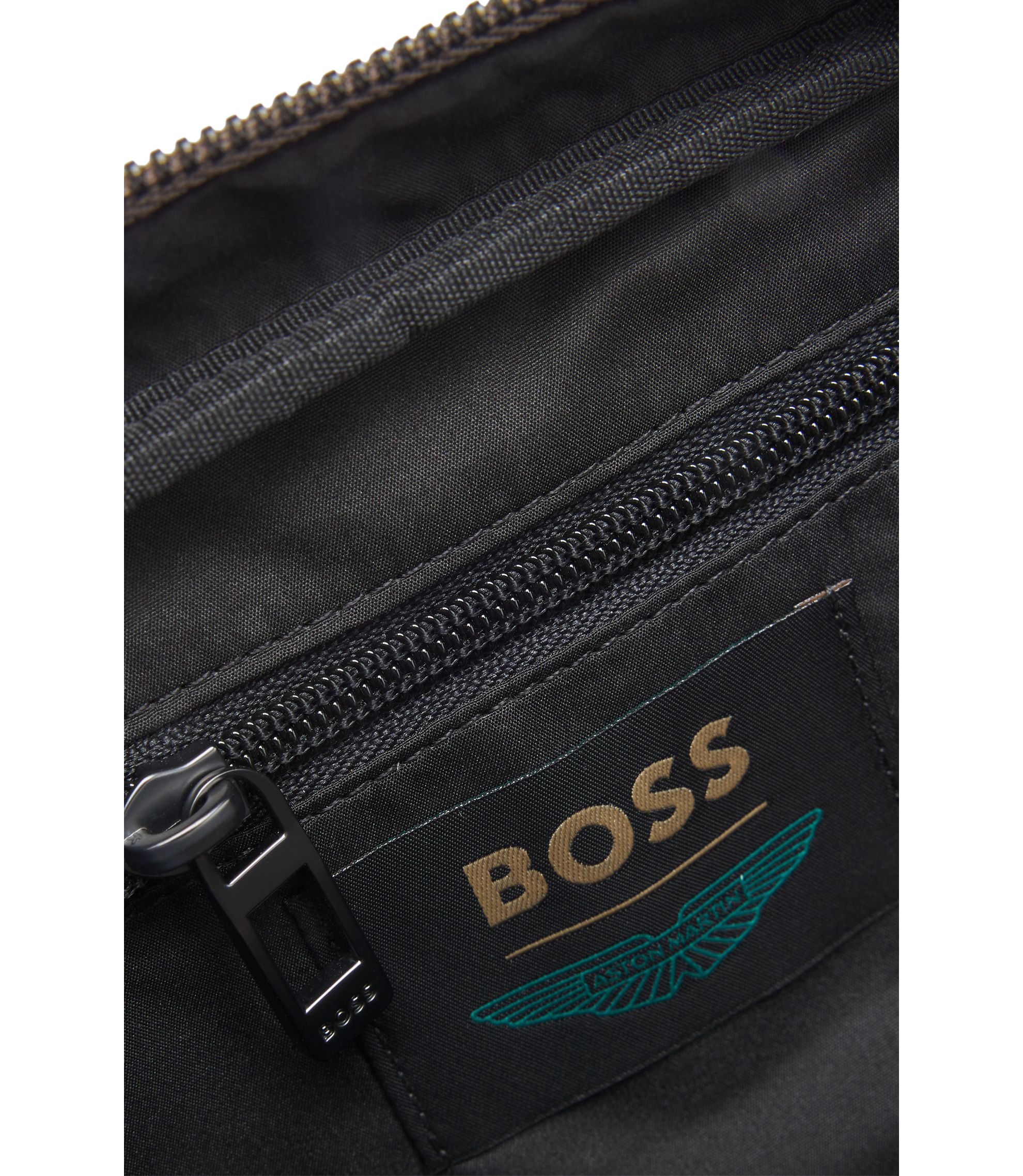 BOSS - BOSS x ASTON MARTIN ニット クロスボディバッグ スエード