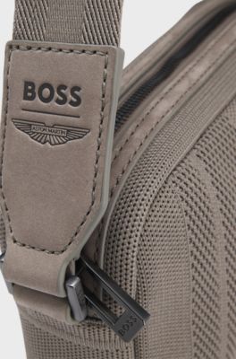 Bolso cruzado BOSS x ASTON MARTIN de punto con ribetes de ante, Gris claro