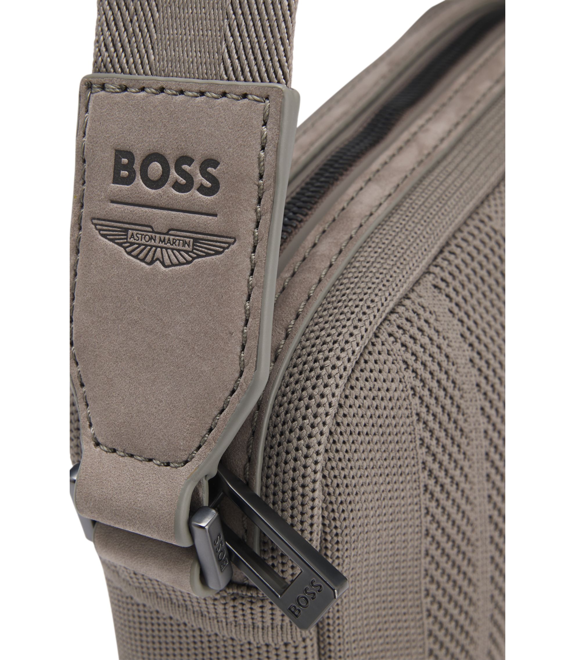 hbeu50559490_077_241?wid=1980&