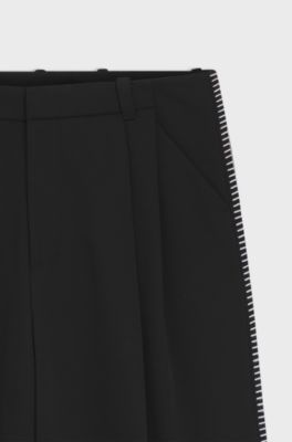 Bundfaltenhose mit Details im &Uuml;berwendlichstich, Schwarz