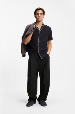 Bundfaltenhose mit Details im &Uuml;berwendlichstich, Schwarz