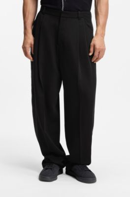 Bundfaltenhose mit Details im &Uuml;berwendlichstich, Schwarz